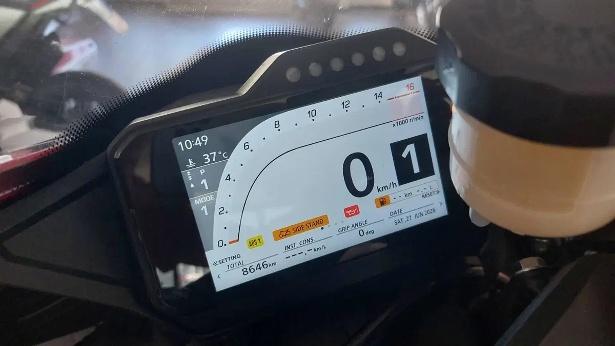 Honda CBR 1000 RR-R Fireblade (2022 - 23) (8)
