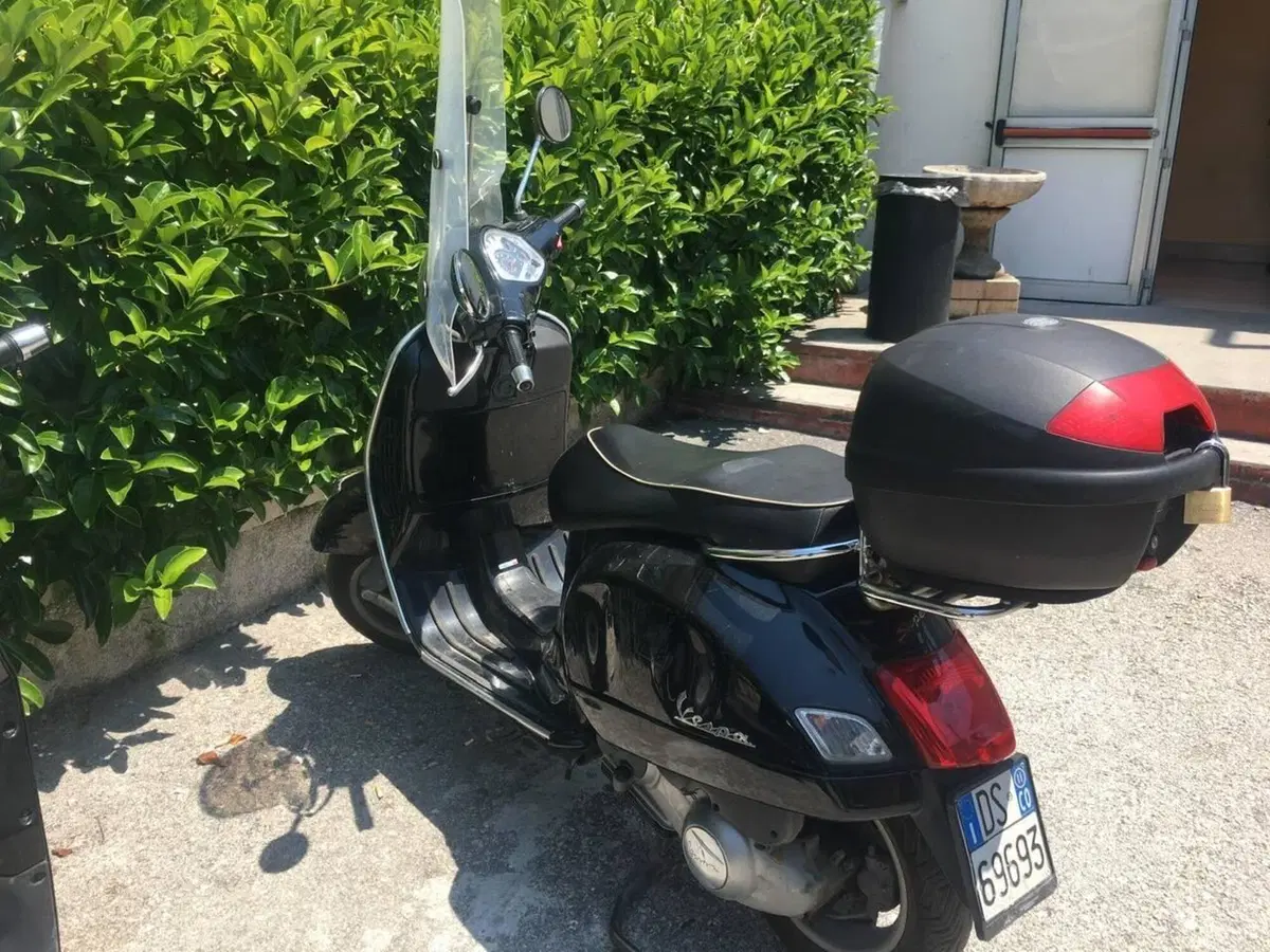 Vespa GTS 300 (2010 - 14) (3)