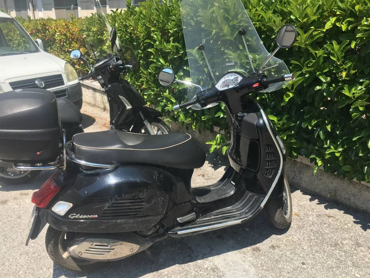 Vespa GTS 300 (2010 - 14) (4)