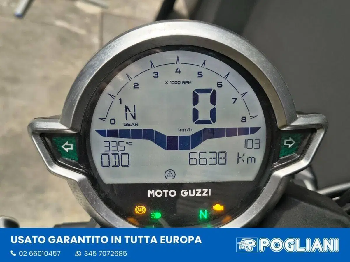 Moto Guzzi V7 Stone (2021 - 24) (6)