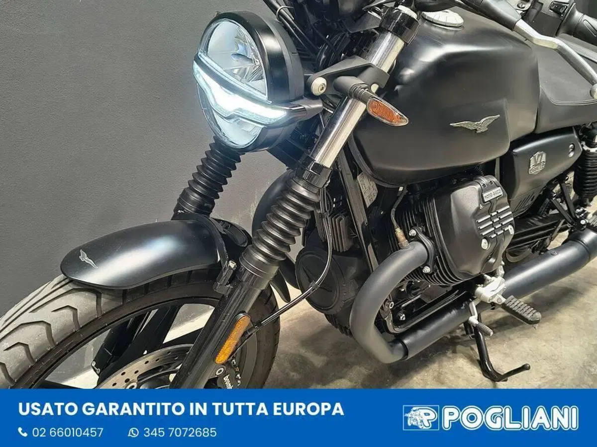 Moto Guzzi V7 Stone (2021 - 24) (8)