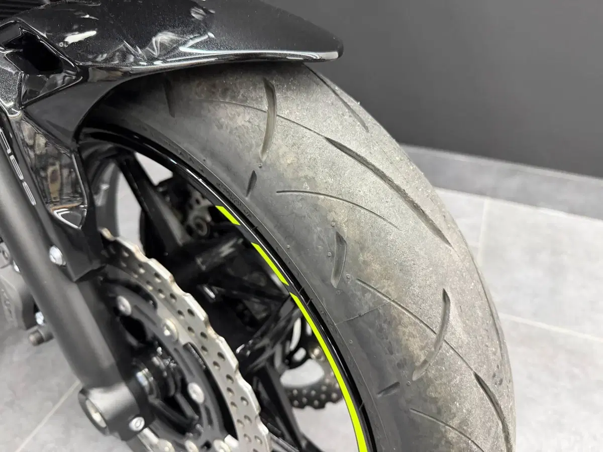 Kawasaki Z 650 (2021 - 24) (6)