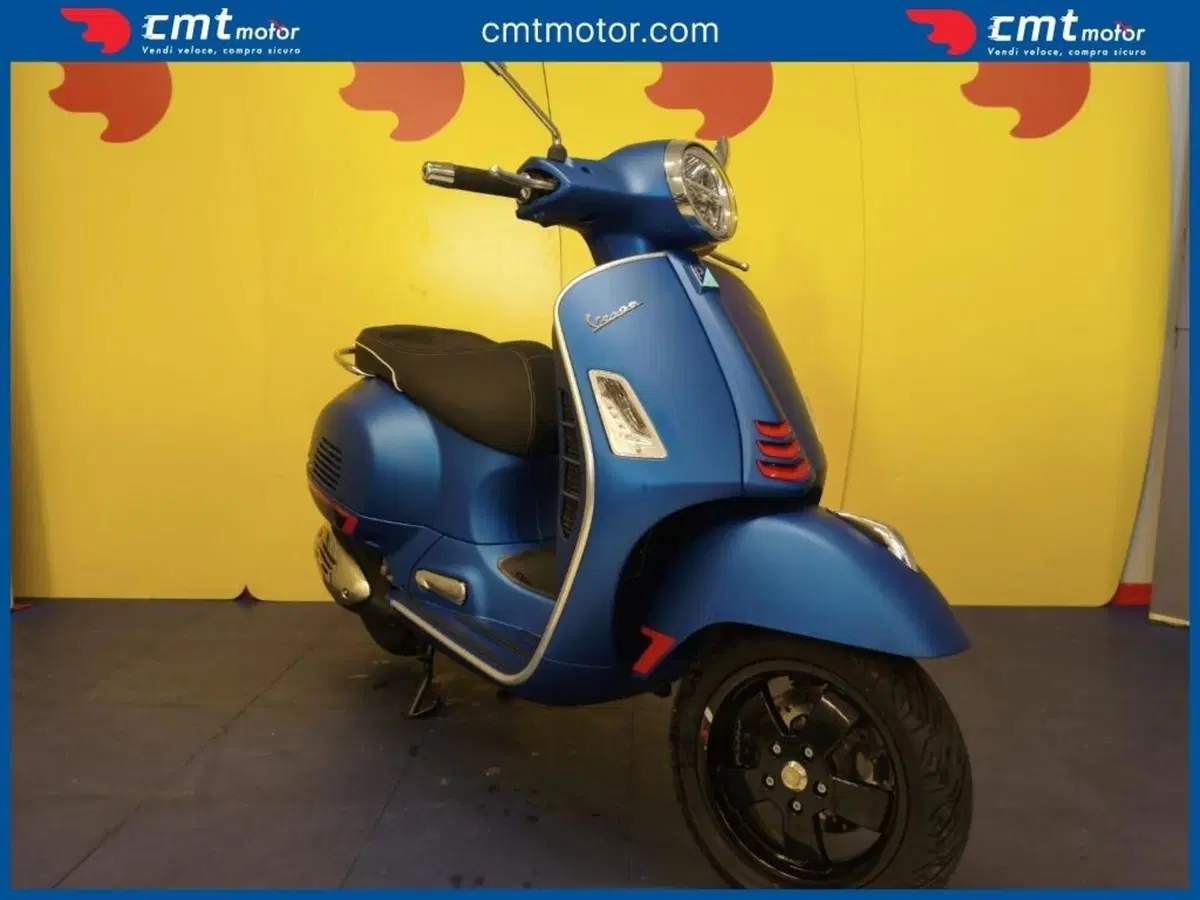 Vespa GTS 300 Super (2017 - 18) (2)