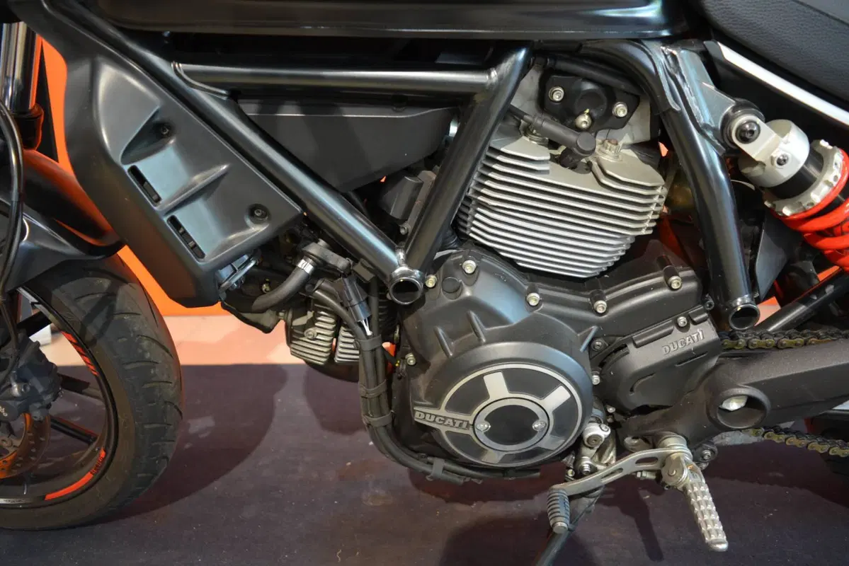 Ducati Scrambler 400 Sixty 2 (2016 - 21) (17)