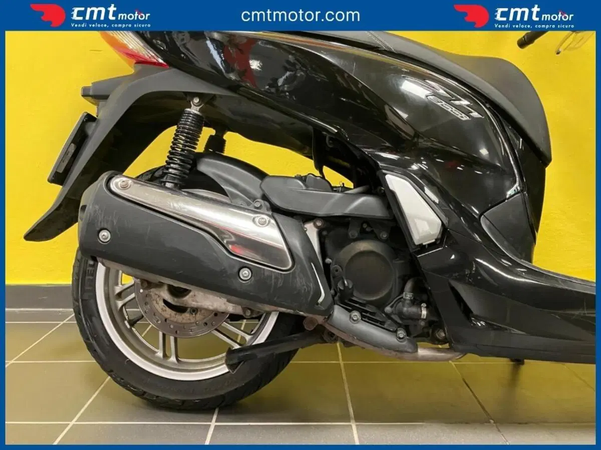 Honda SH 300 i ABS (2016 - 20) (6)