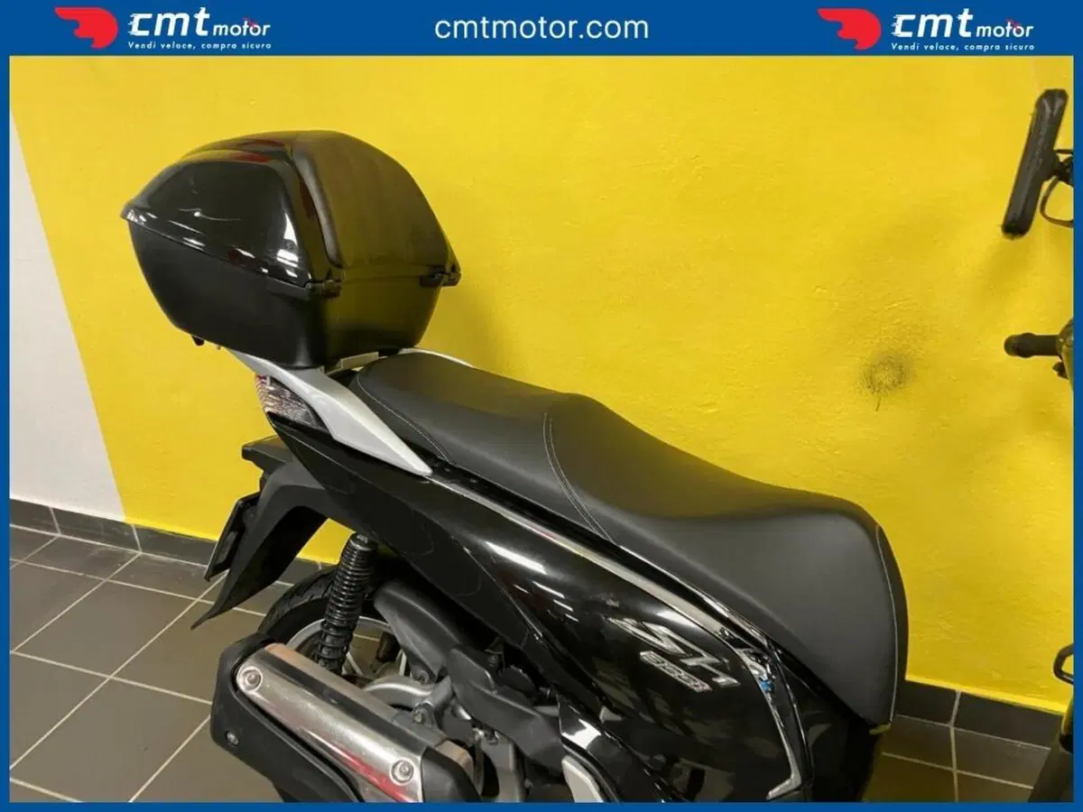 Honda SH 300 i ABS (2016 - 20) (8)