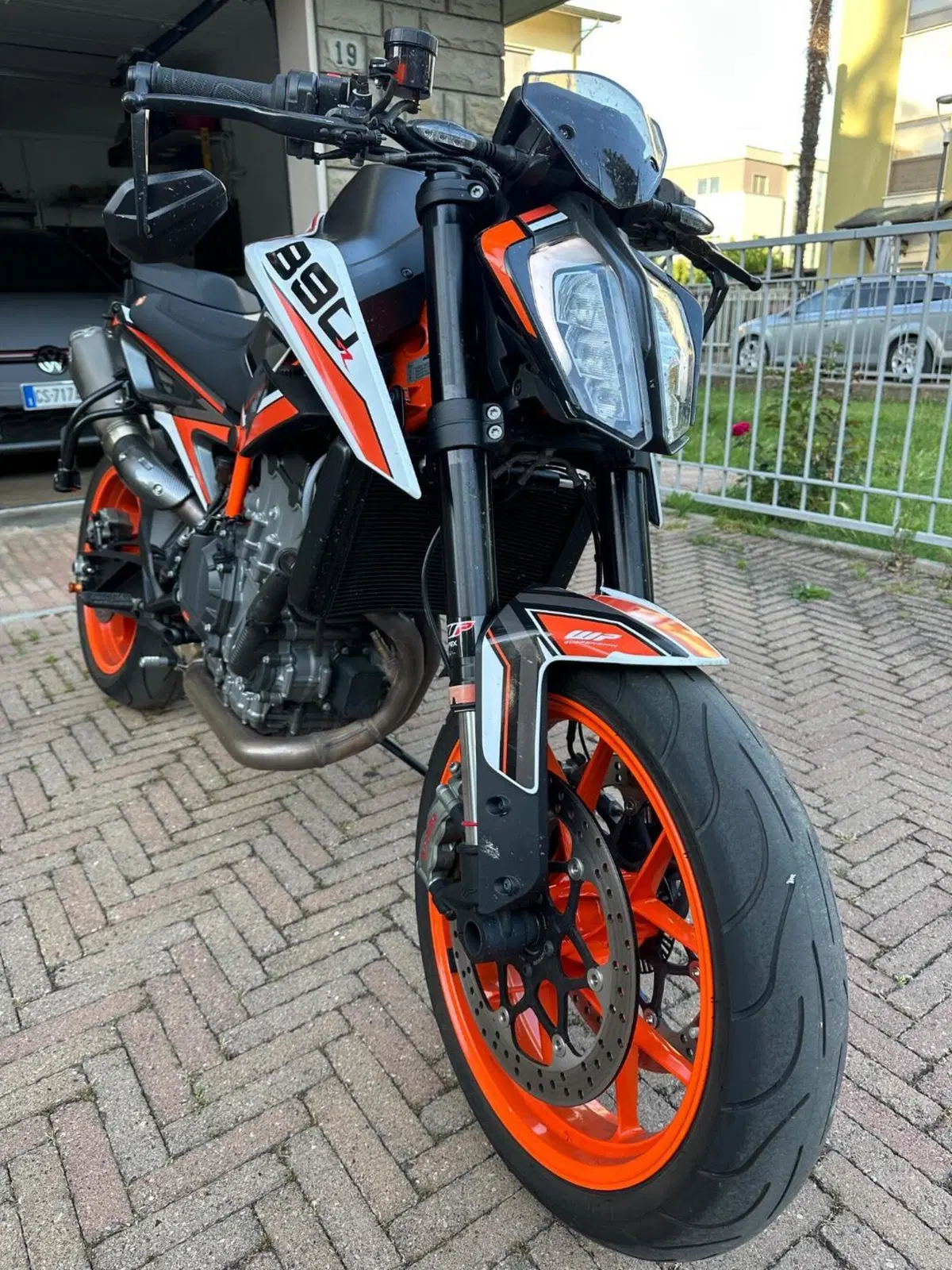 KTM 890 Duke R (2020) (2)