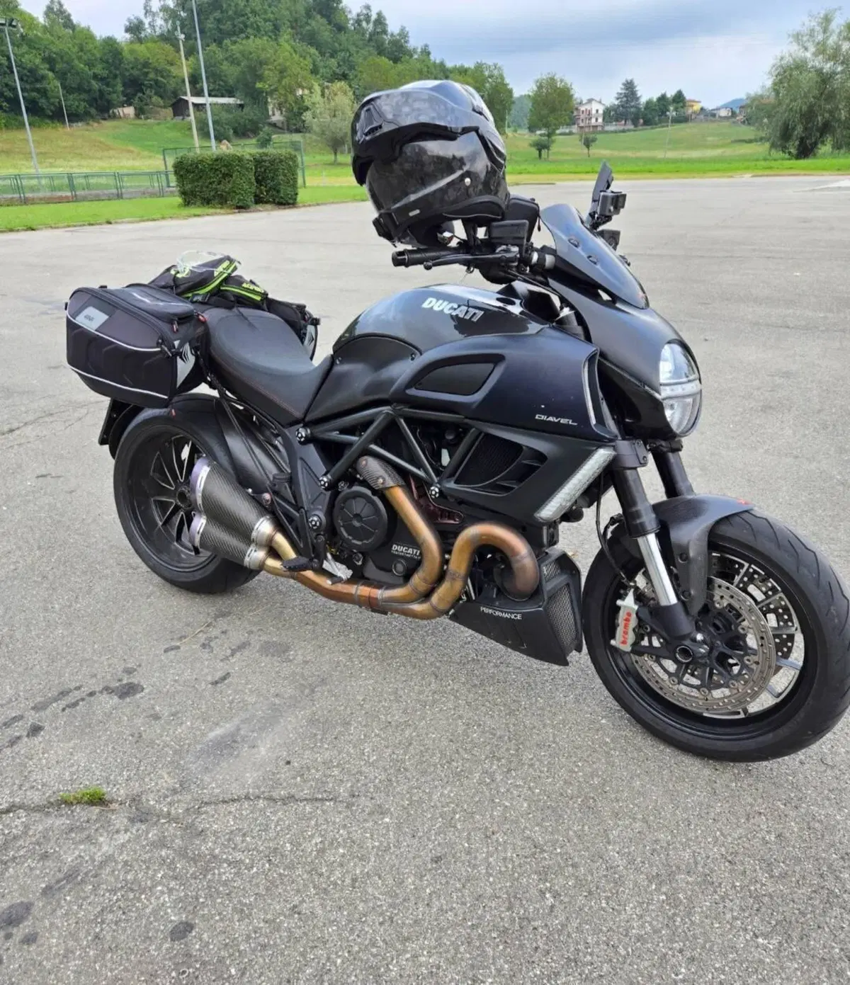 Ducati Diavel 1200 Carbon (2010 - 13)