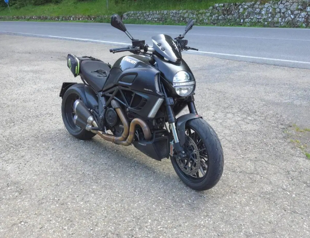 Ducati Diavel 1200 Carbon (2010 - 13) (3)