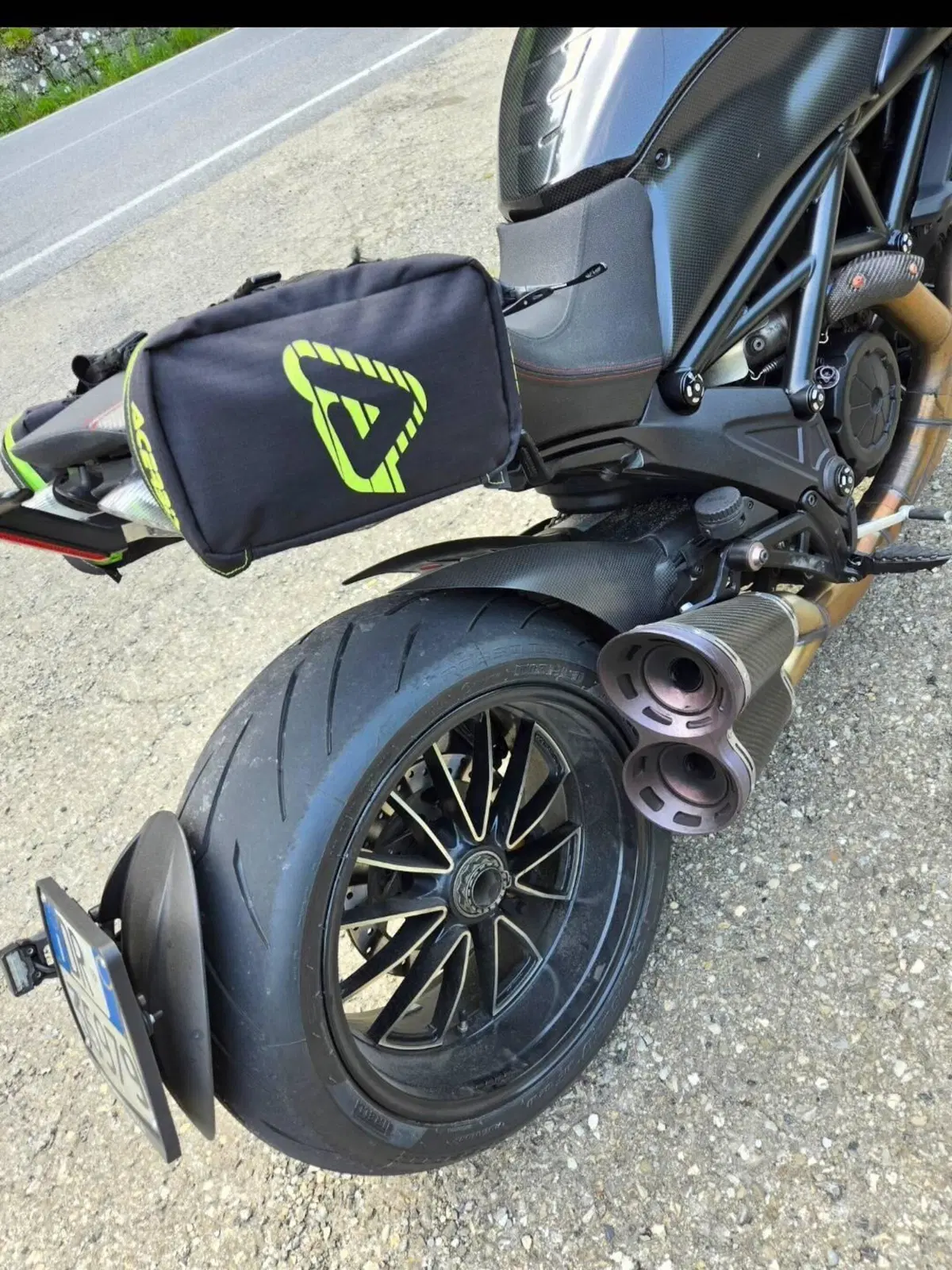 Ducati Diavel 1200 Carbon (2010 - 13) (4)