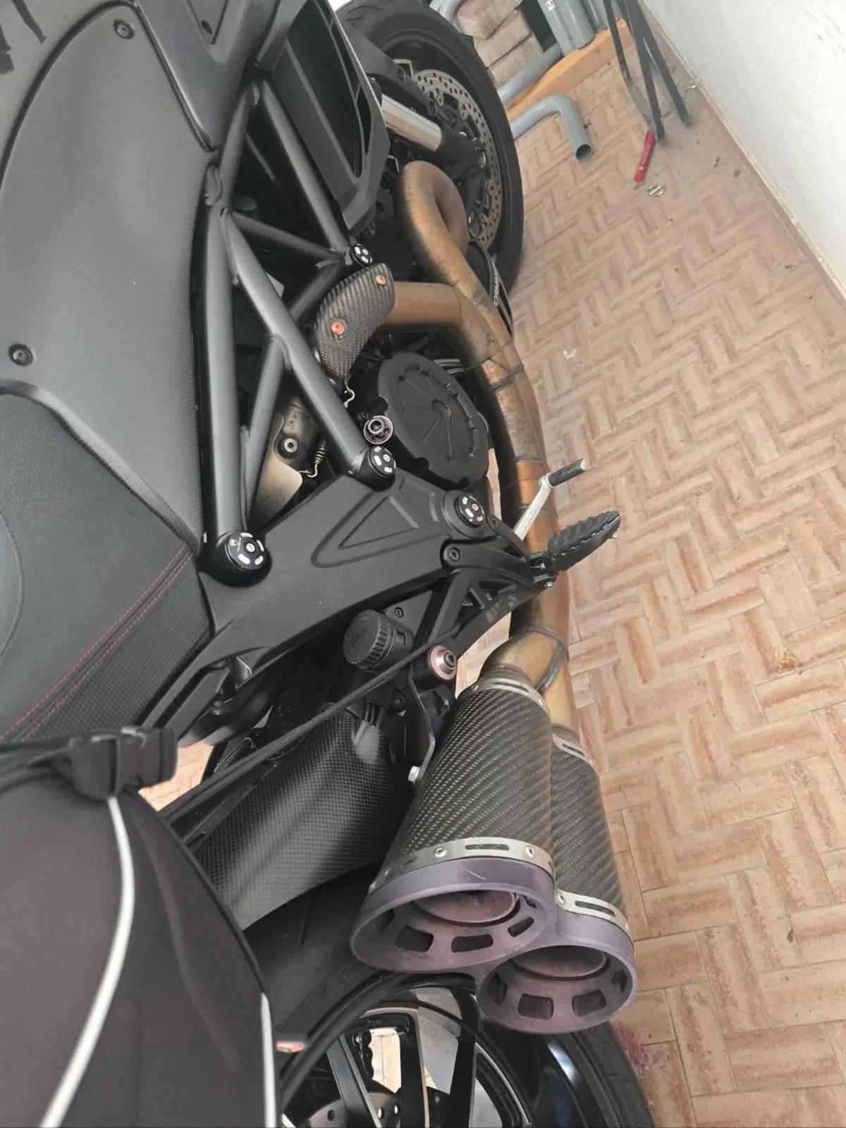 Ducati Diavel 1200 Carbon (2010 - 13) (7)