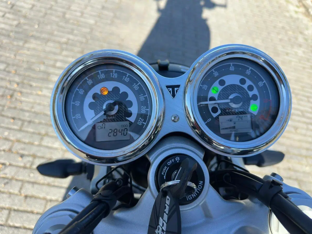 Triumph Speed Twin 1200 (2021 - 24) (6)