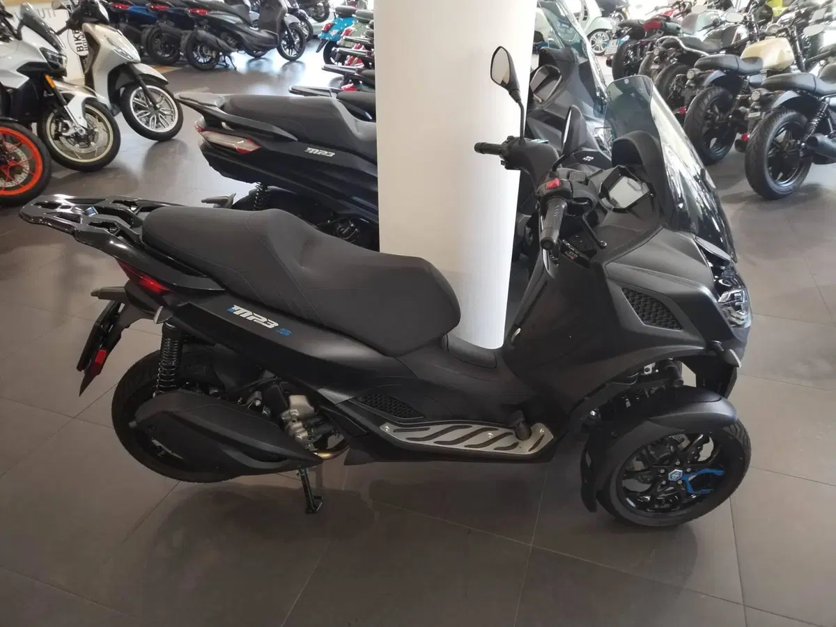 Piaggio MP3 310 Sport (2025 - 26) (4)