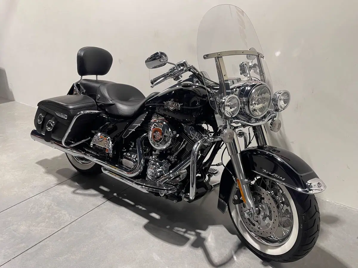 Harley-Davidson 103 Road King Classic (2011 - 13) - FLHRC (7)