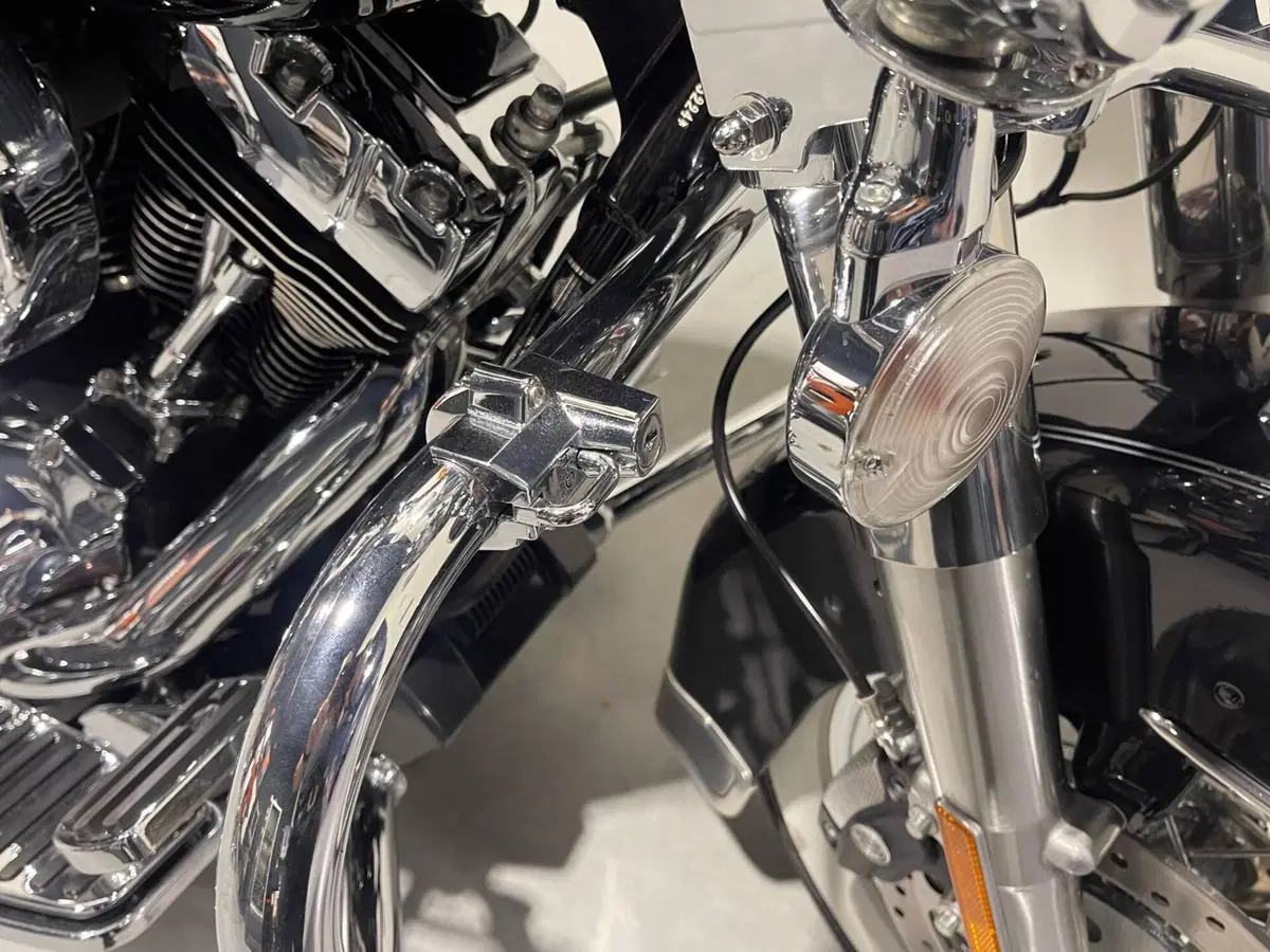 Harley-Davidson 103 Road King Classic (2011 - 13) - FLHRC (8)