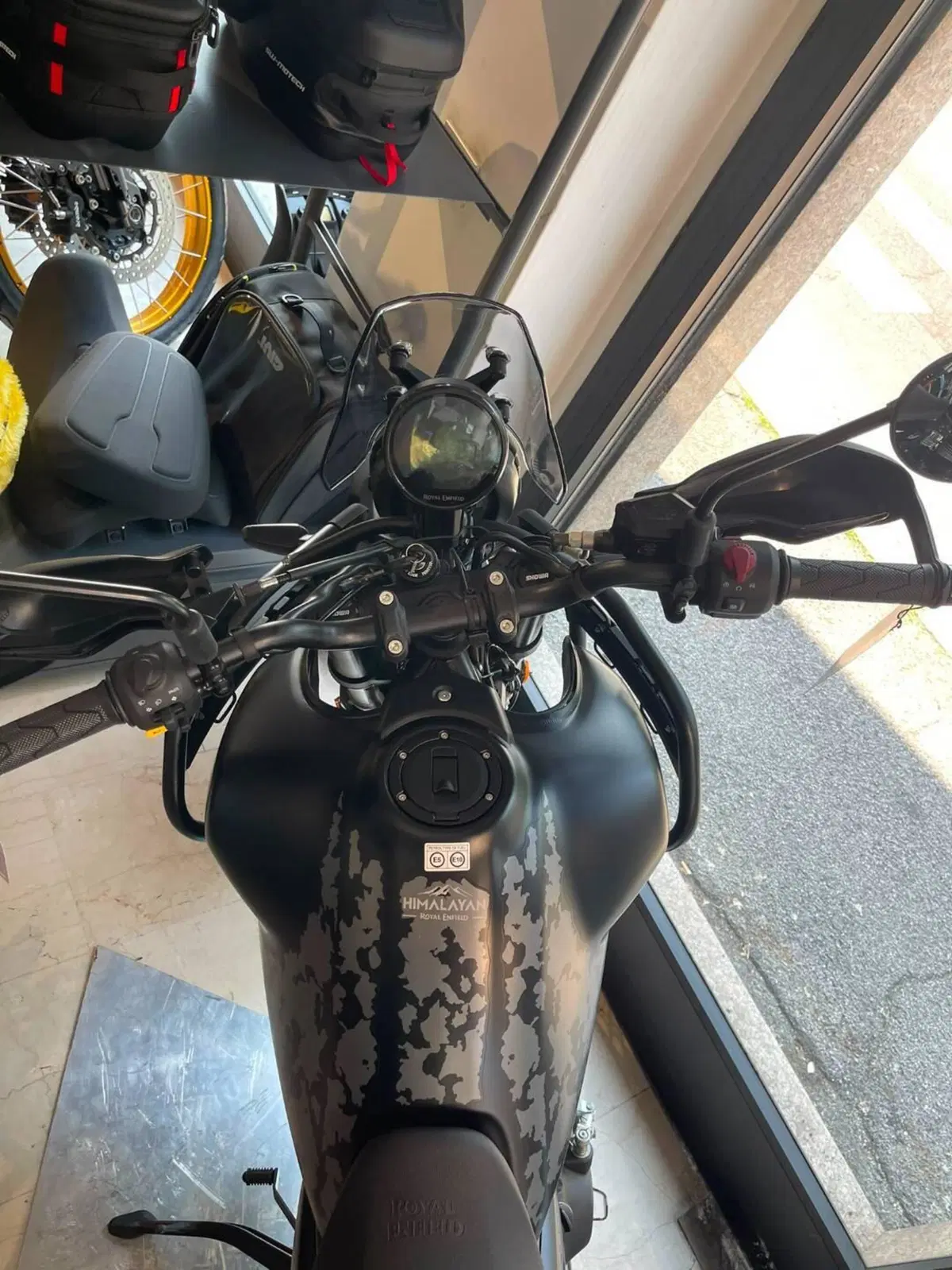 Royal Enfield Himalayan 450 Mana Black (2026) (4)