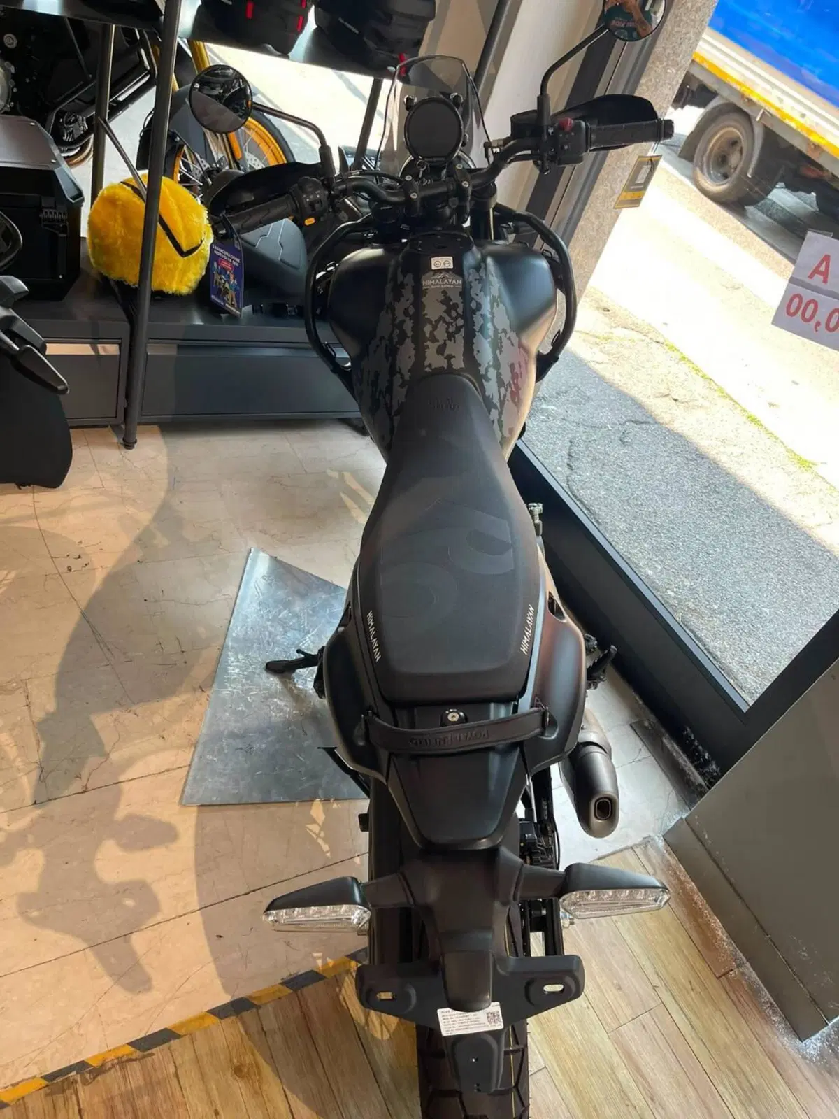 Royal Enfield Himalayan 450 Mana Black (2026) (5)