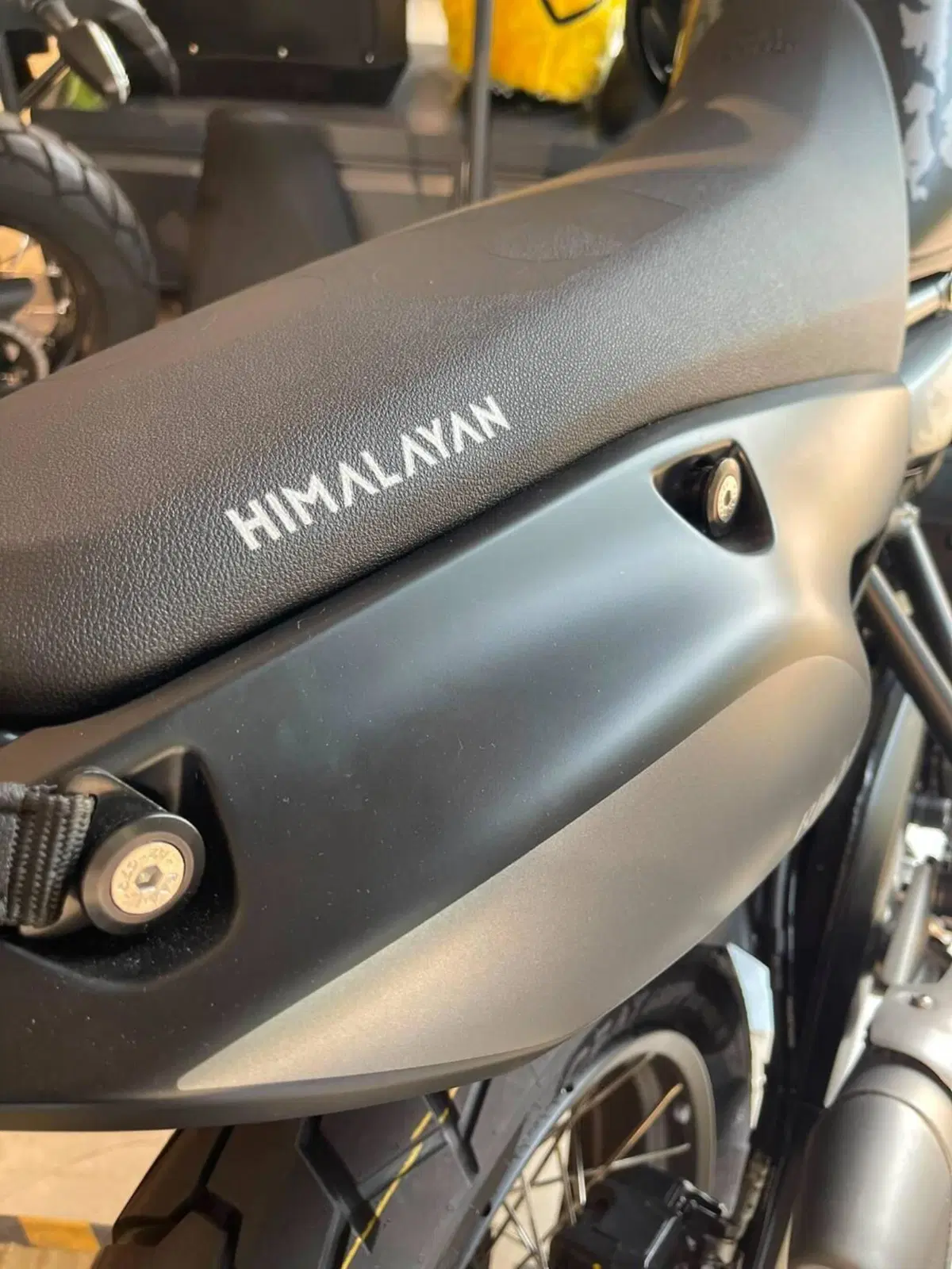 Royal Enfield Himalayan 450 Mana Black (2026) (6)