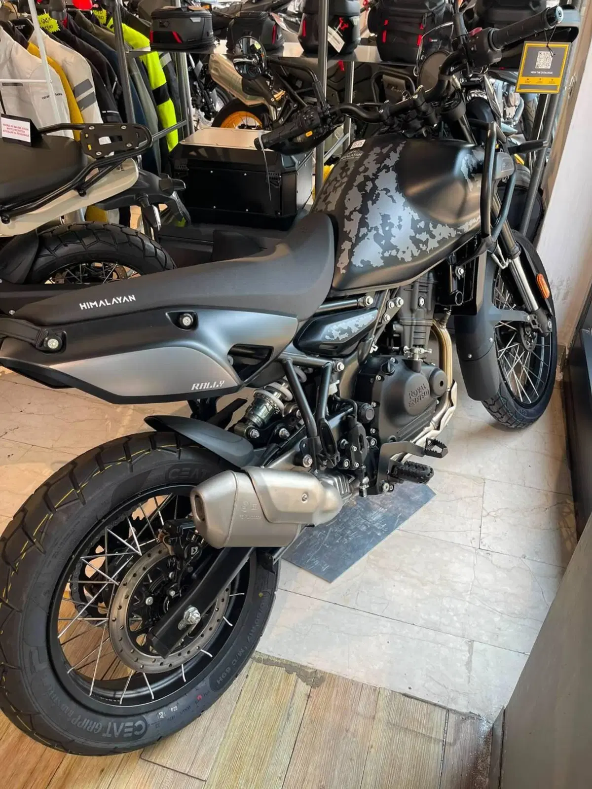Royal Enfield Himalayan 450 Mana Black (2026)