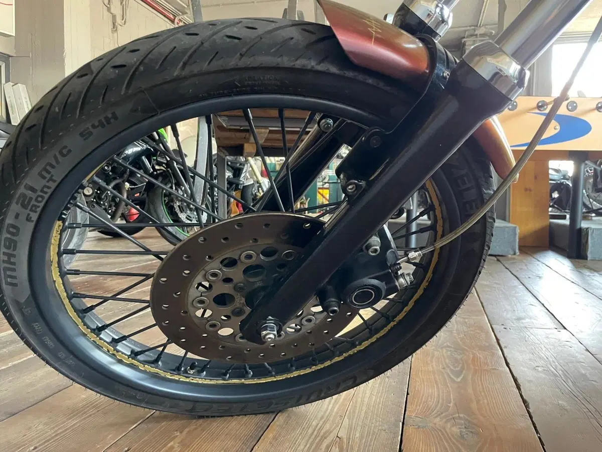 Harley-Davidson 1200 Custom (1995 - 00) - XL 1200C (2)