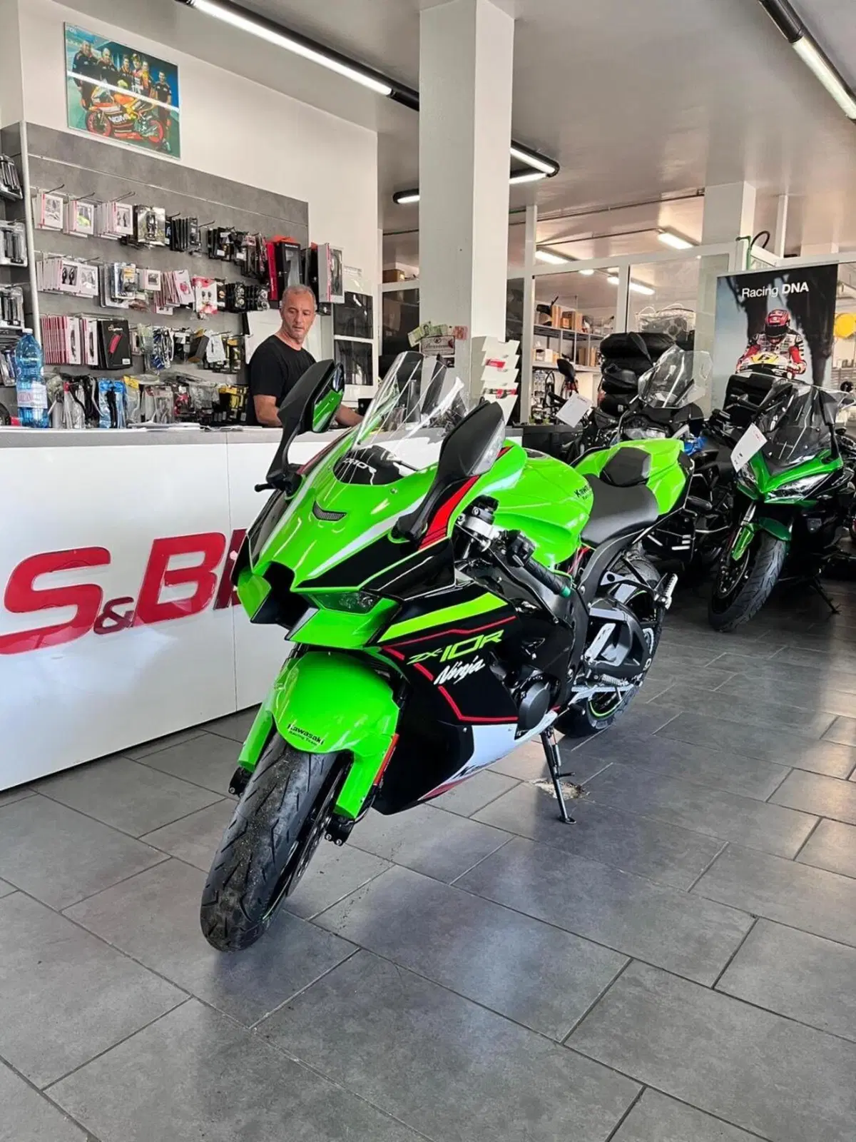 Kawasaki Ninja 1000 ZX-10R (2021 - 25) (2)