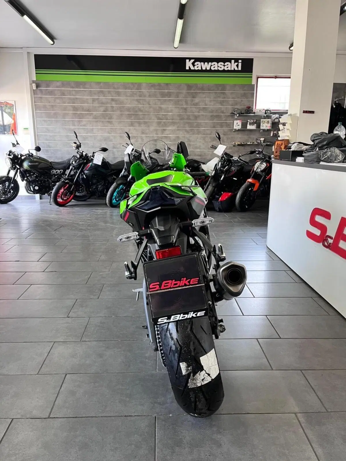 Kawasaki Ninja 1000 ZX-10R (2021 - 25) (4)