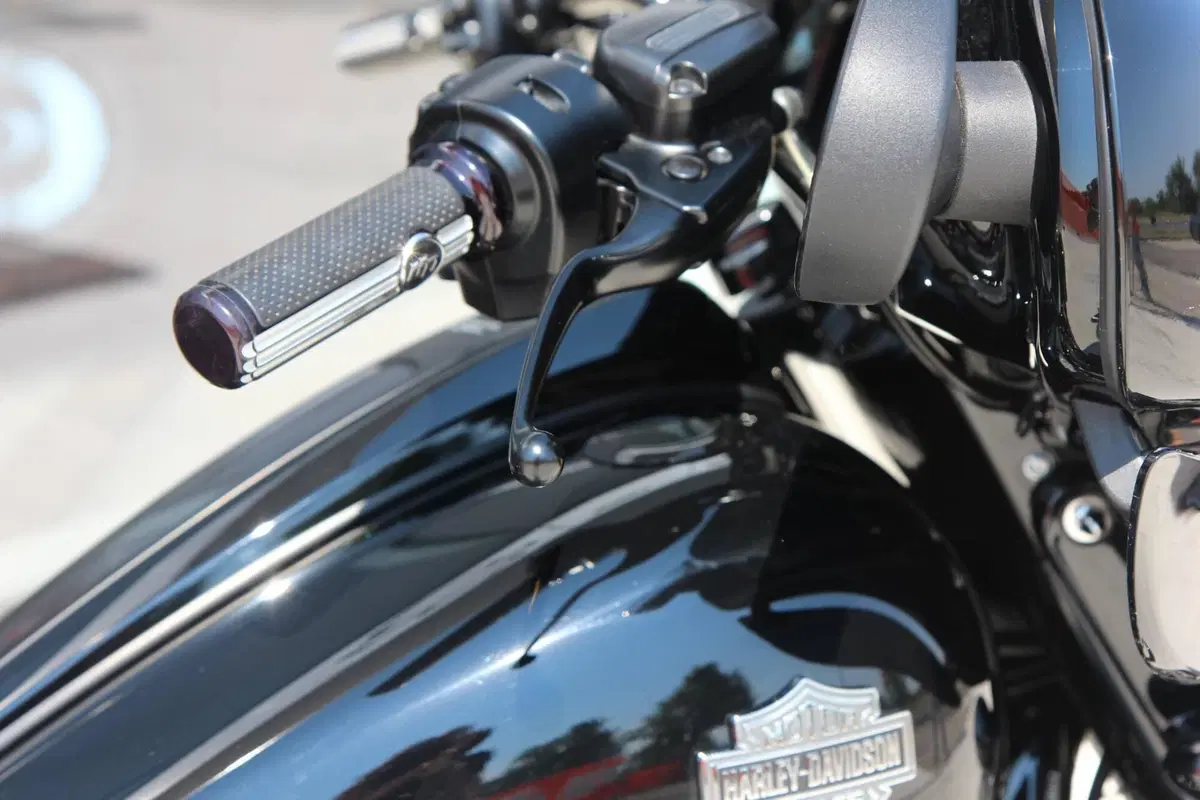 Harley-Davidson Street Glide Special (2021 - 23) (15)