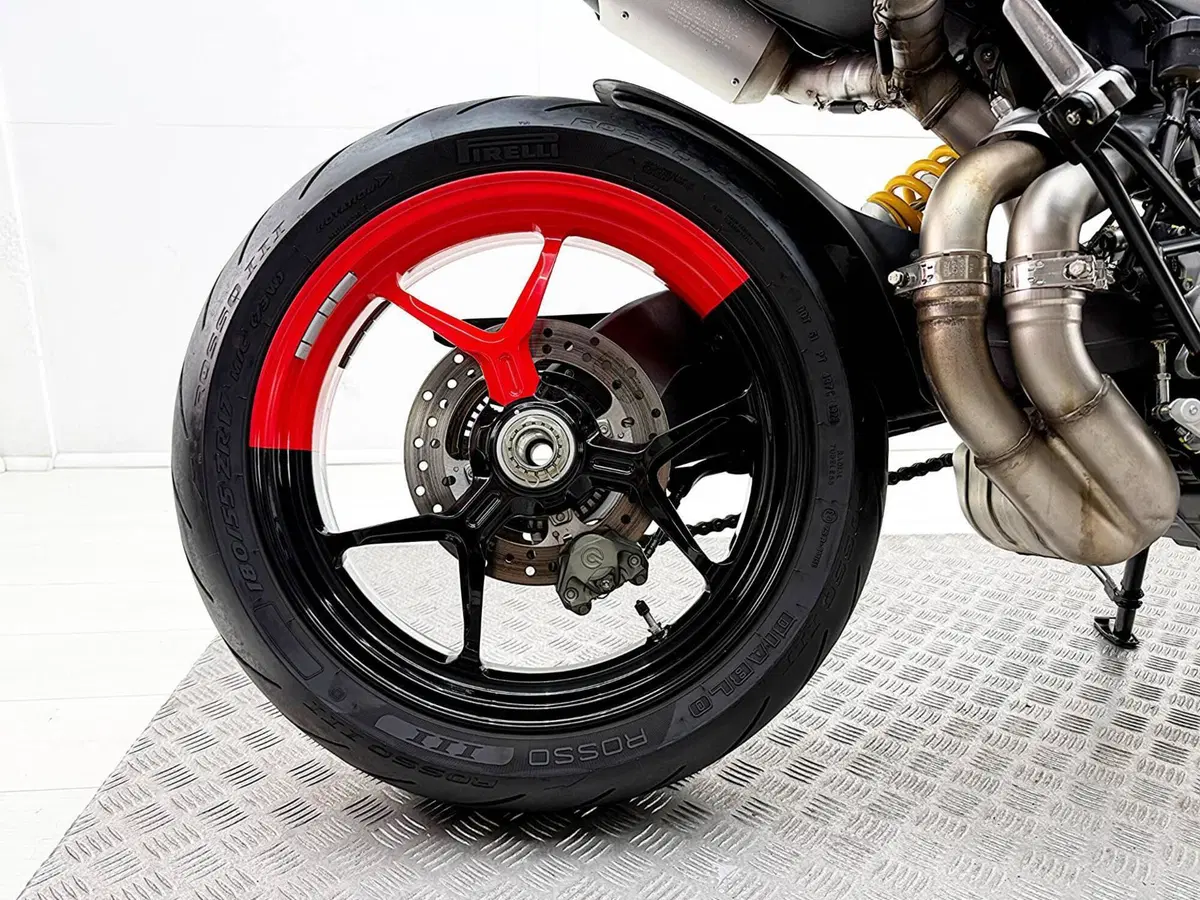 Ducati Hypermotard 950 RVE (2022 - 25) (6)