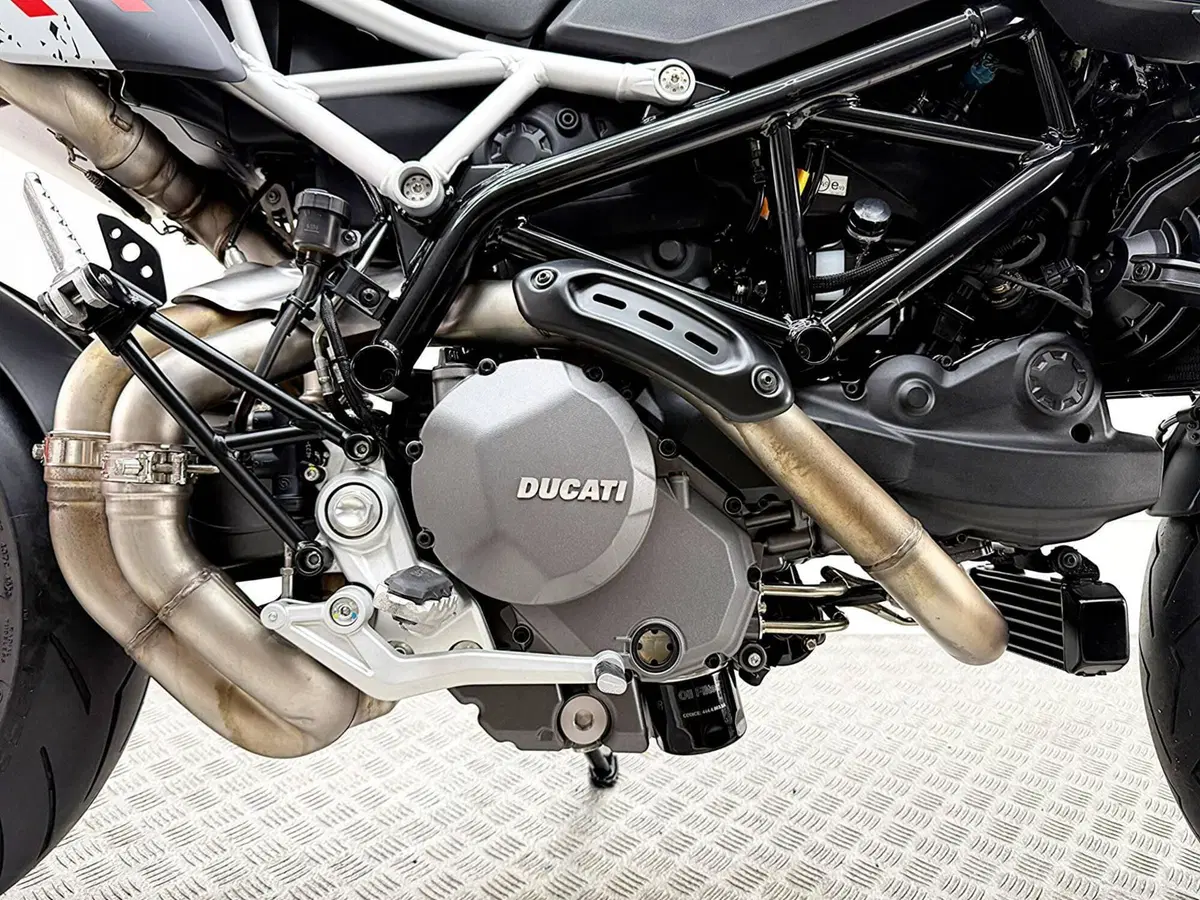 Ducati Hypermotard 950 RVE (2022 - 25) (8)