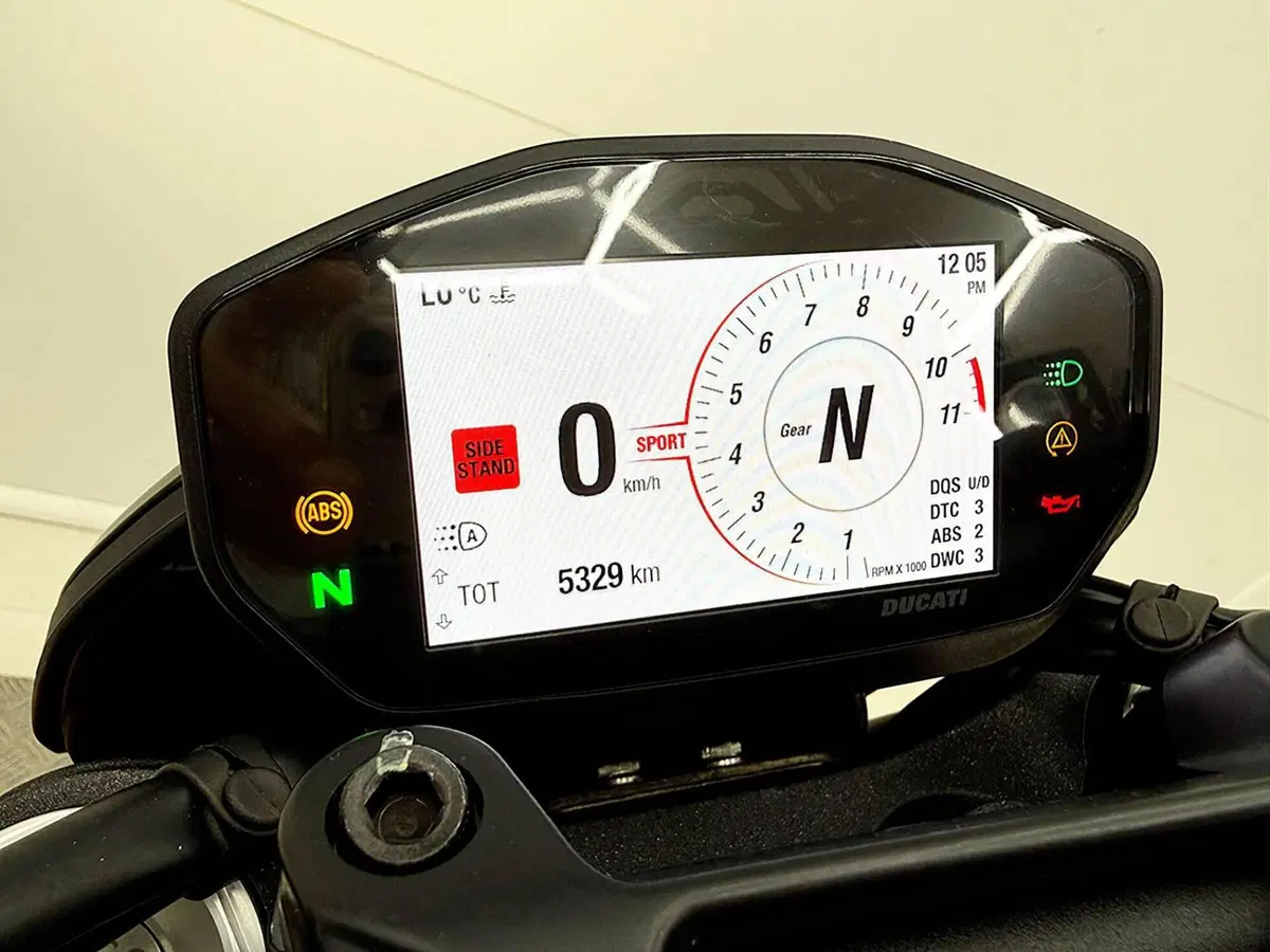 Ducati Hypermotard 950 RVE (2022 - 25) (20)
