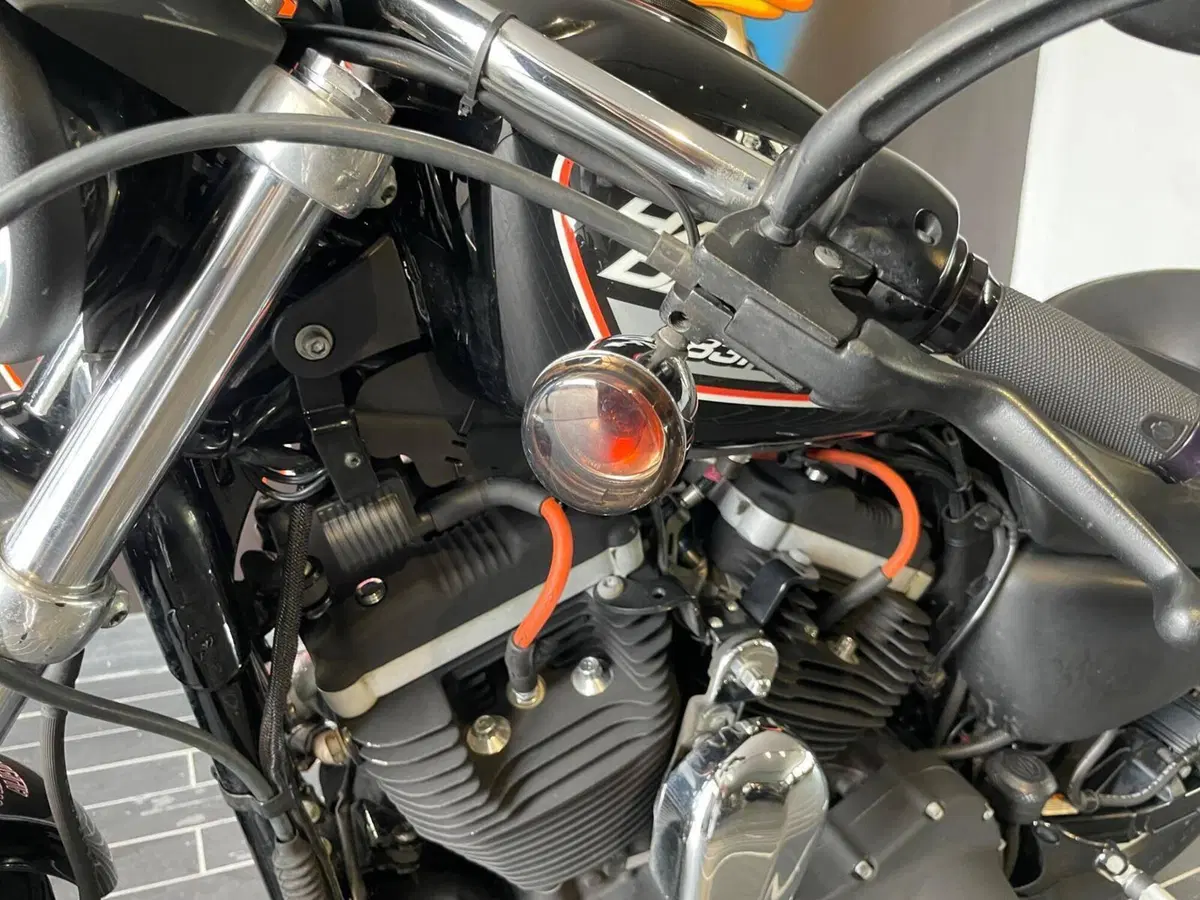 Harley-Davidson 883 R (2006 - 07) - XL 883R (10)