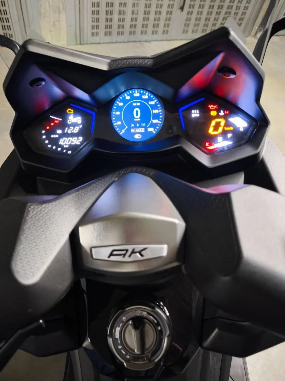 Kymco AK 550 ETS (2021 - 26) (2)