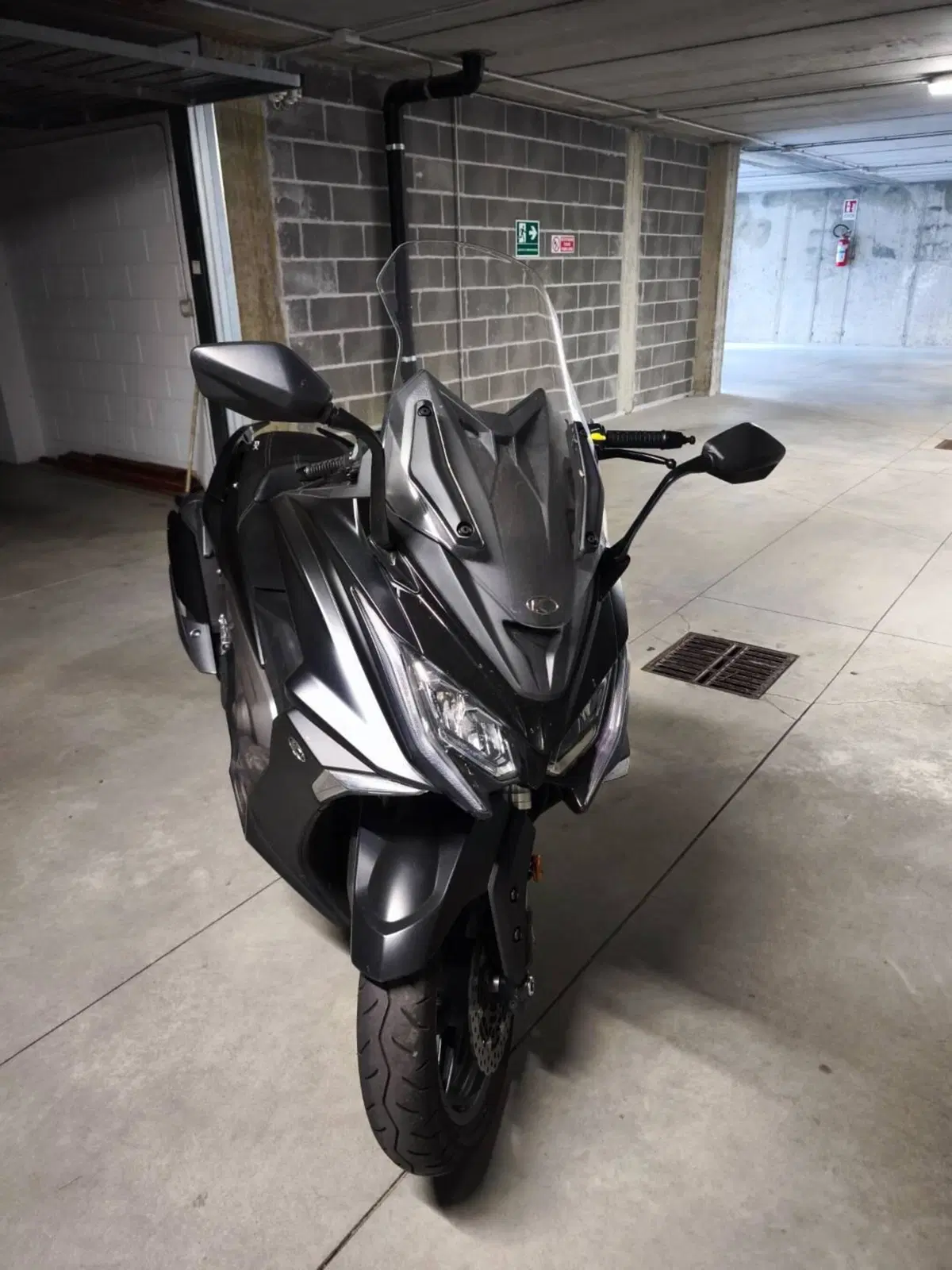 Kymco AK 550 ETS (2021 - 26) (8)