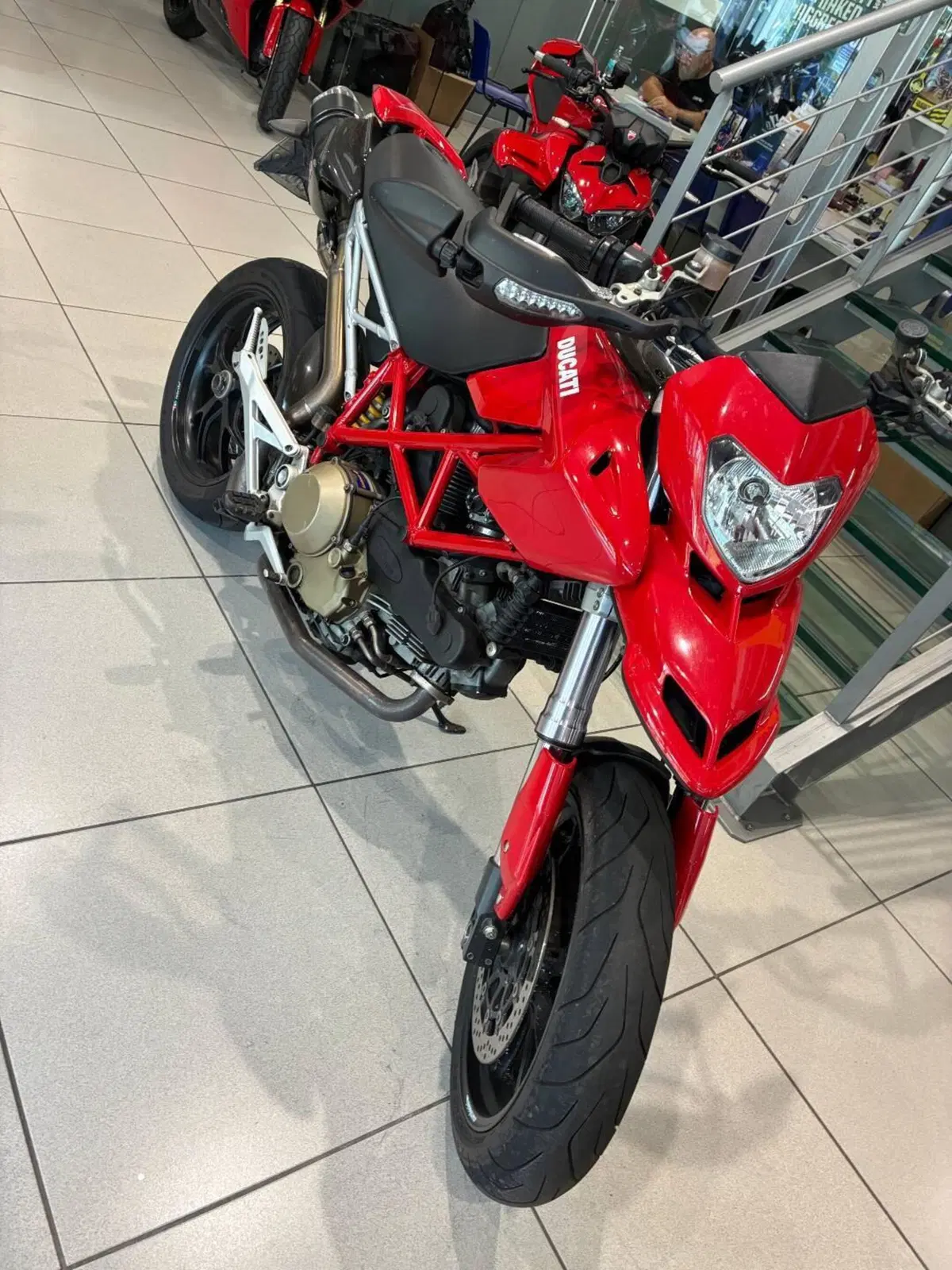 Ducati Hypermotard 1100 (2007 - 09) (3)