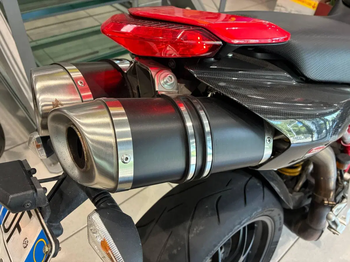 Ducati Hypermotard 1100 (2007 - 09) (5)