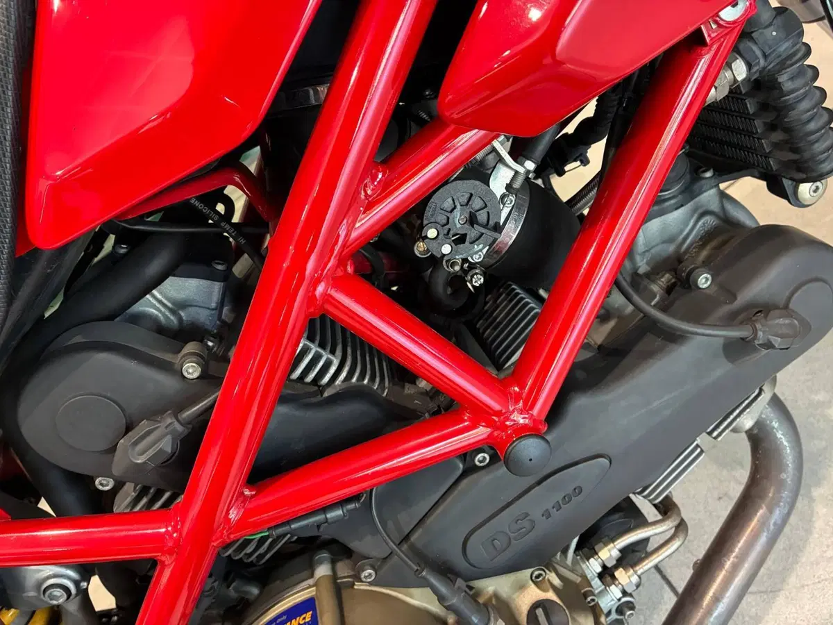 Ducati Hypermotard 1100 (2007 - 09) (6)