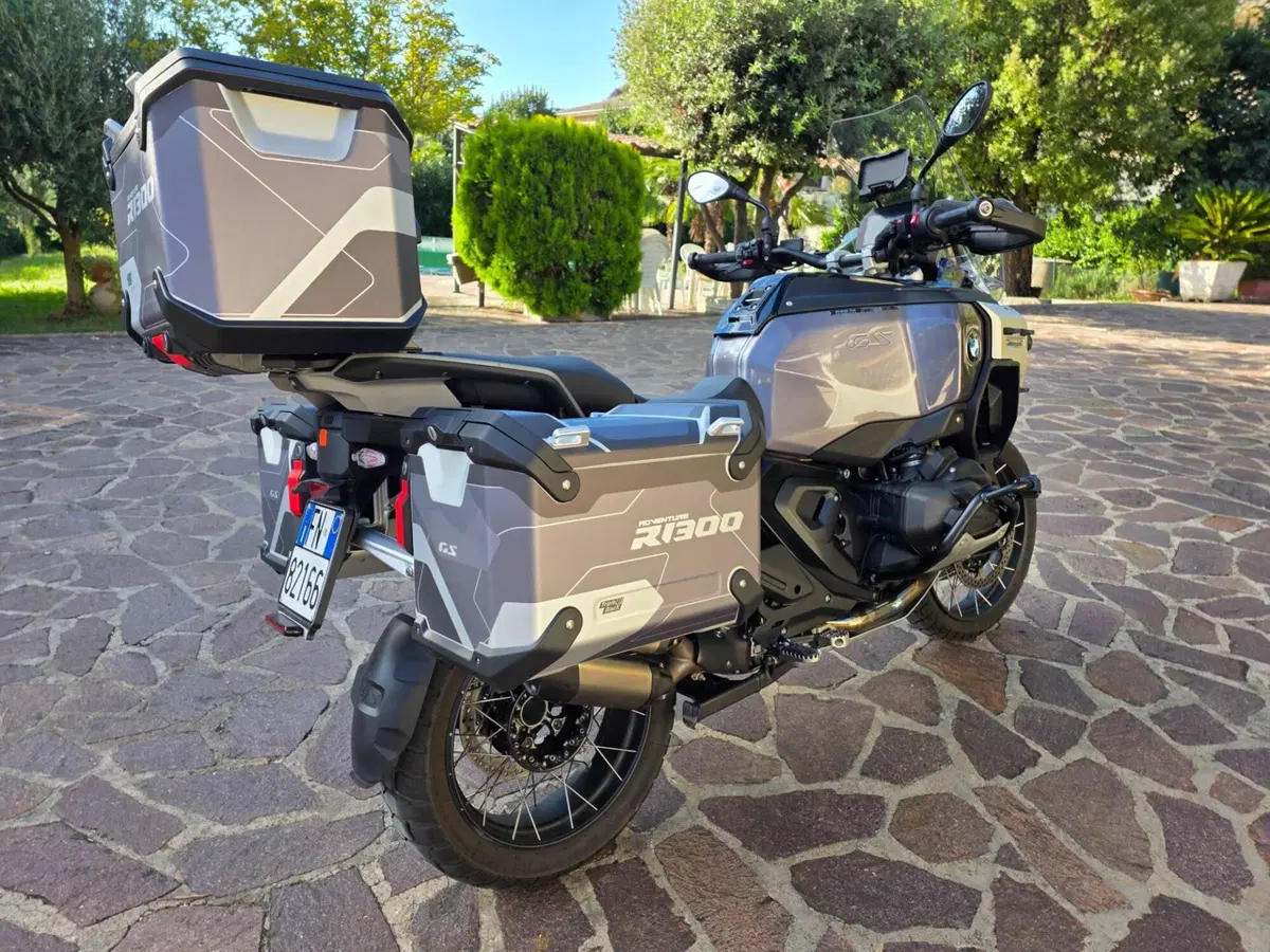 Bmw R 1300 GS Adventure Triple Black (2025 - 26) (3)