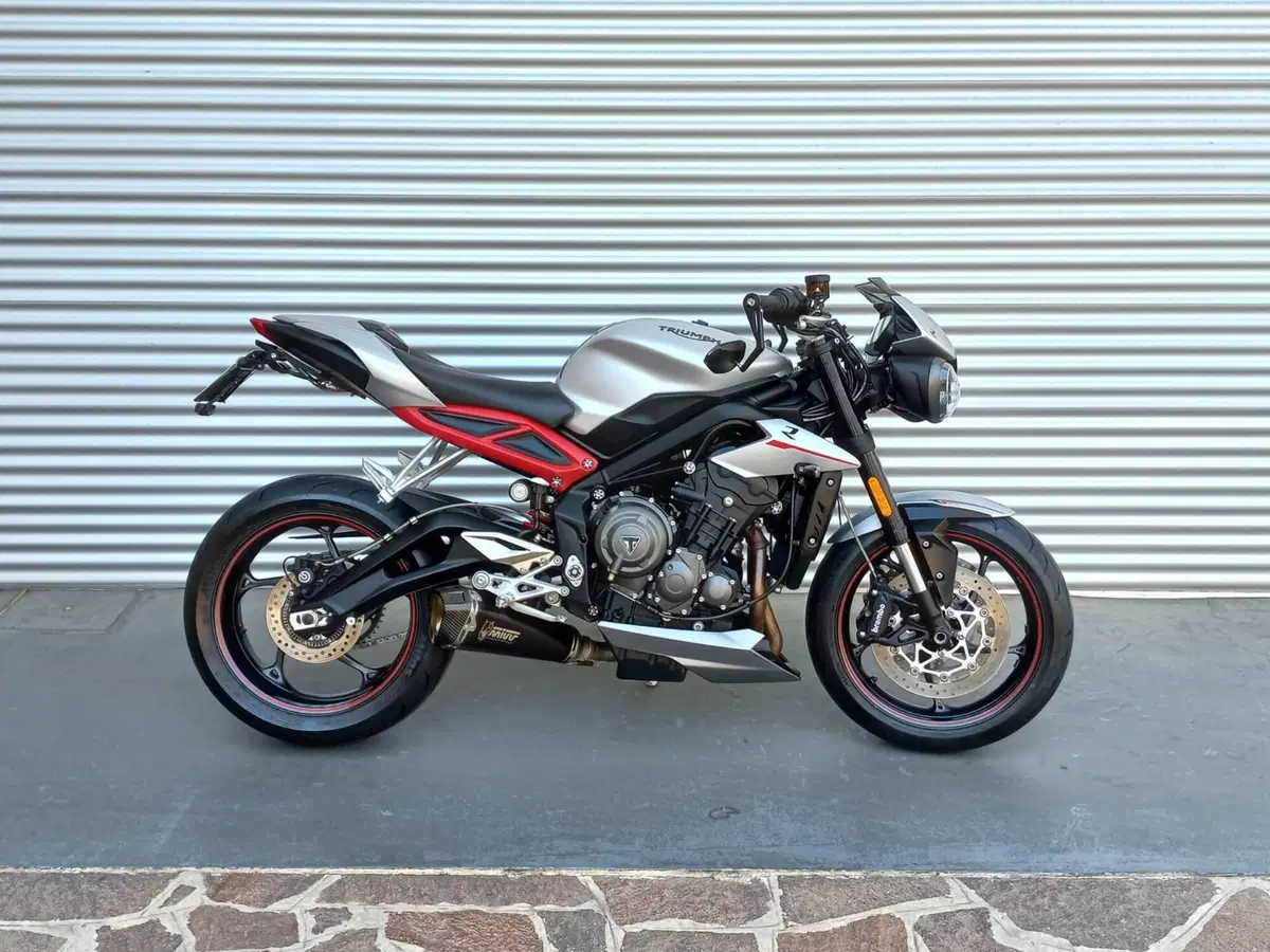Triumph Street Triple S (2020 - 23) (2)