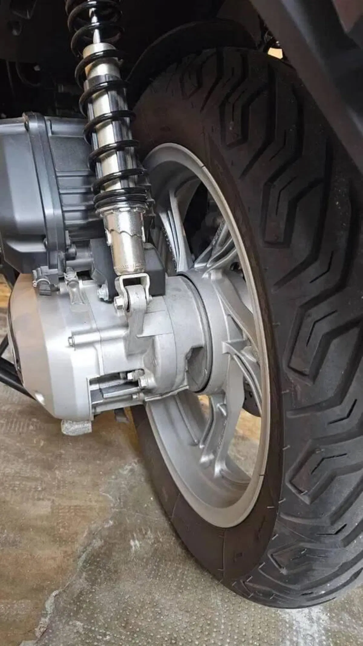 Honda SH 150i (2024 - 25) (4)