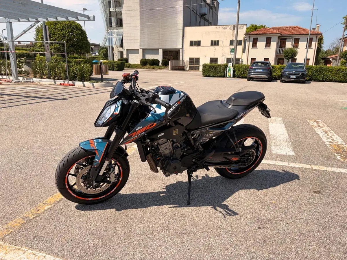 KTM 790 Duke L (2023 - 24)