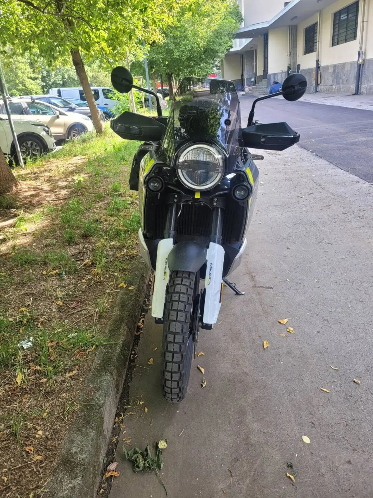 Husqvarna Norden 901 (2022 - 26) (2)