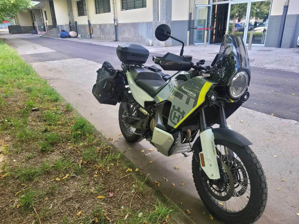 Husqvarna Norden 901 (2022 - 26) (3)