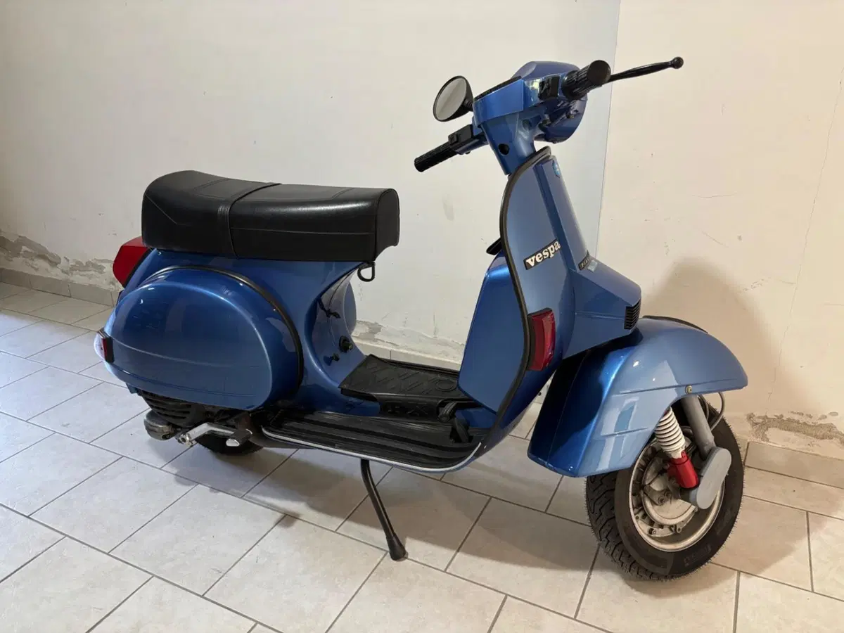 Piaggio Vespa PX 125 E arcobaleno  (2)