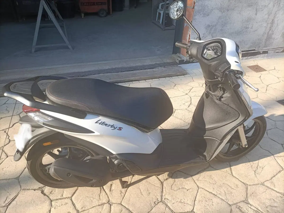Piaggio Liberty S 50 4T (2020) (4)