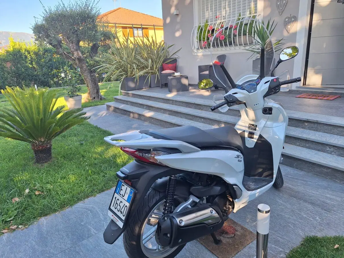 Honda SH 300 i ABS (2016 - 20) (4)