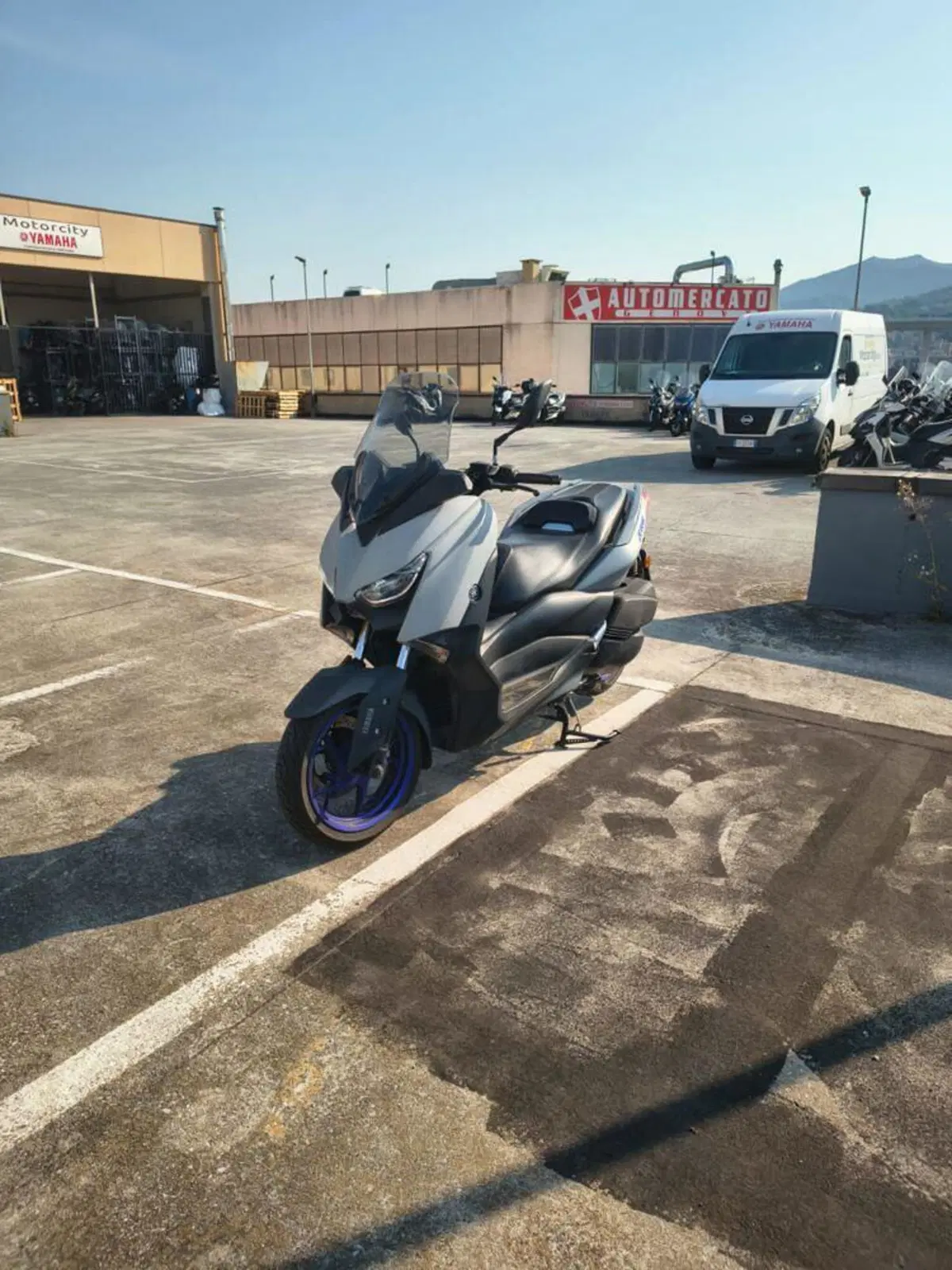 Yamaha X-Max 300 (2021 - 24) (3)