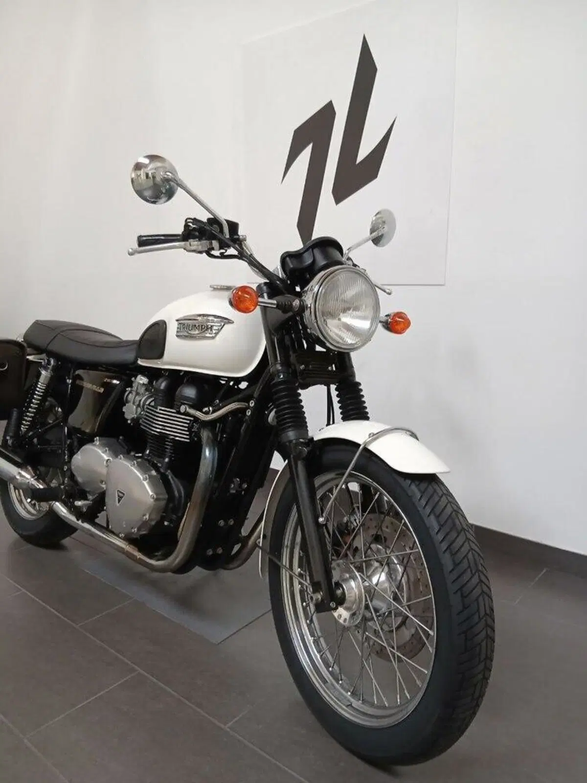 Triumph Bonneville (2007 - 16) (2)