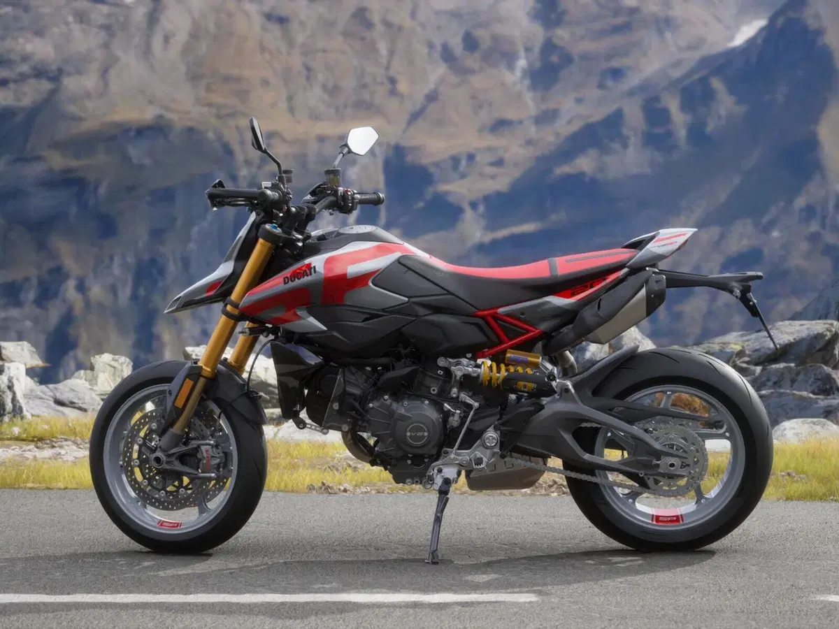 Ducati Hypermotard V2 SP (2026) (2)