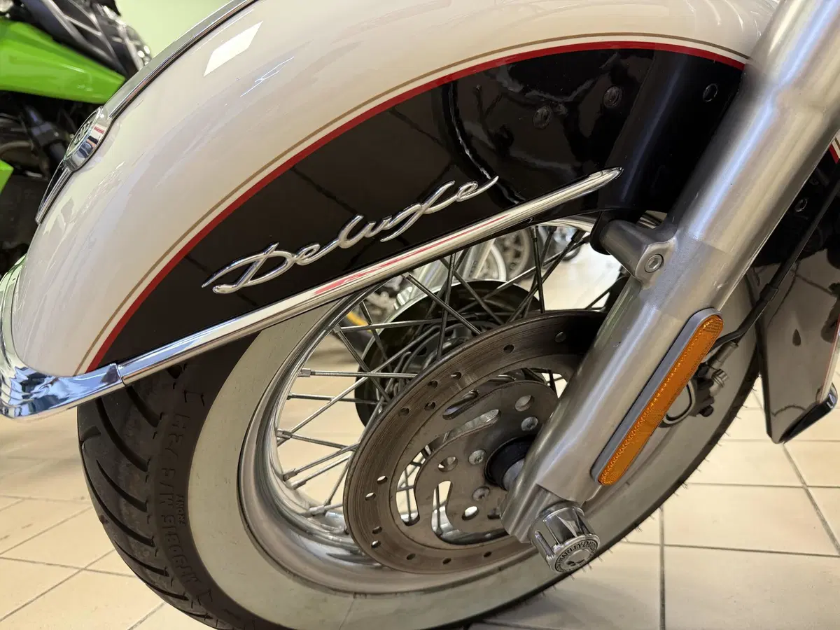 Harley-Davidson 1585 Softail Deluxe (2011) - FLSTN (11)