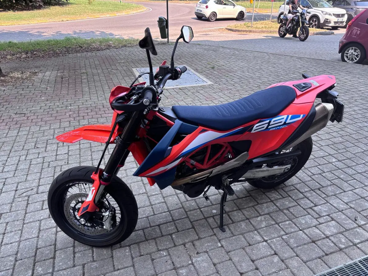 KTM 690 SMC R (2023 - 25) (2)